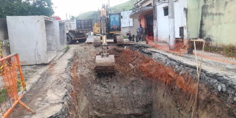 Construção do sistema de drenagem de água da chuva avança no Retiro, em VR