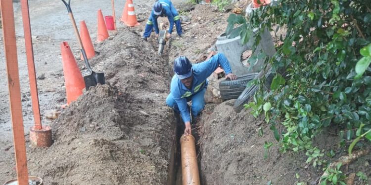 Volta Redonda: Novas redes de água e esgoto estão sendo construídas no Vila Rica-Três Poços