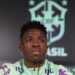 Em coletiva, Vini Jr se emociona e revela que racismo está o desmotivado a seguir jogando