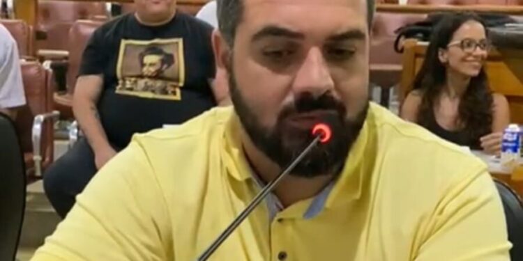 Câmara de VR aprova lei que determina assento especial para autistas em ônibus