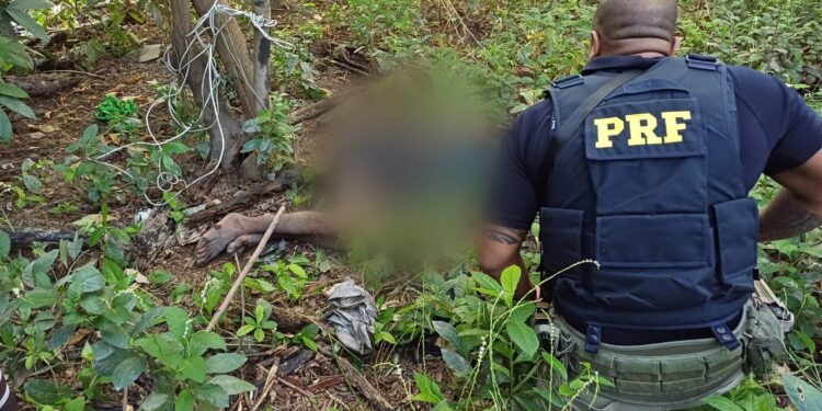 Homem torturado por traficantes na Baixada Fluminense é resgatado pela PRF