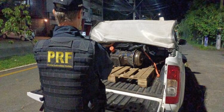 Motor de veículo furtado é recuperado na Dutra, em Itatiaia