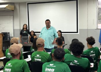 Projeto Ambiente Jovem de VR encerra primeira turma com a presença do deputado Munir Neto  