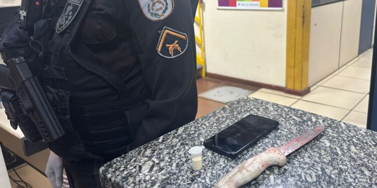 Dois homens ficam feridos durante briga com faca em Barra do Piraí