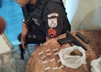 Operação policial apreende arma e drogas em Barra do Piraí e Valença