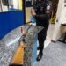 Dupla é detida em posse de uma espingarda em Vassouras