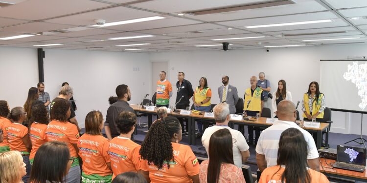 Rio de Janeiro cria frente parlamentar em defesa de agentes comunitários de saúde e de combate a endemias