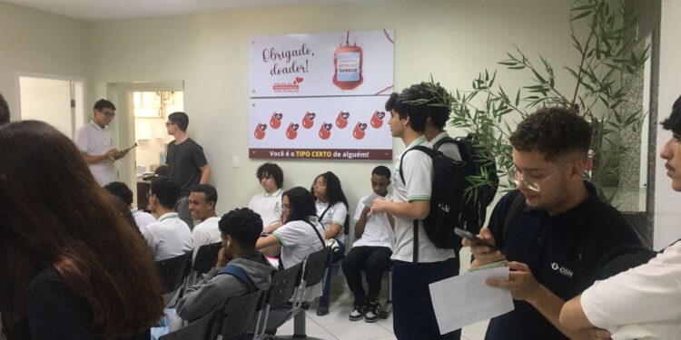 Mais de 100 doadores participam da campanha ‘Estudante e Universitário Sangue Bom’ em VR