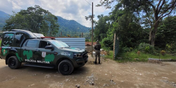 Polícia  Militar identifica construção irregular e movimentação do solo em Paraty