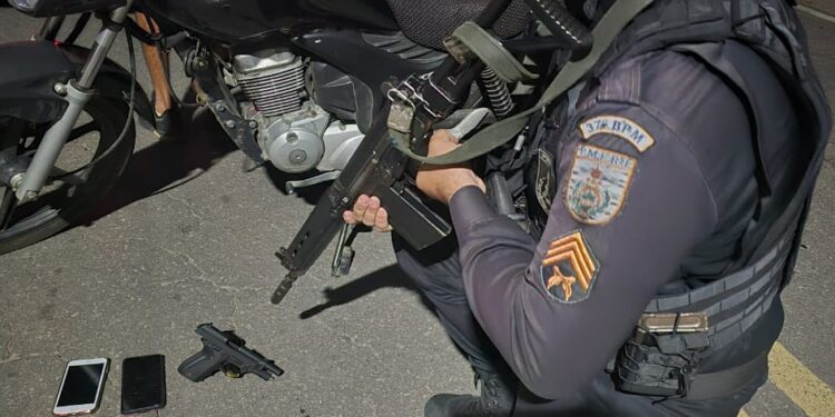 Homem é preso em posse de pistola e munições em Quatis