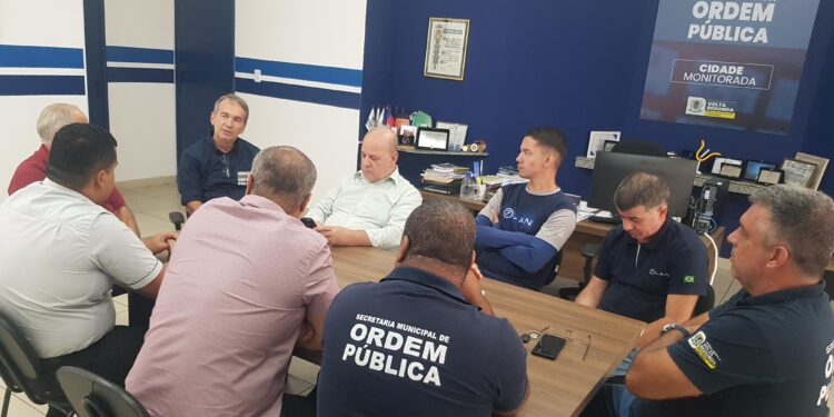 Taxistas de Volta Redonda terão ‘botão de pedido de ajuda’ ligado à forças de segurança