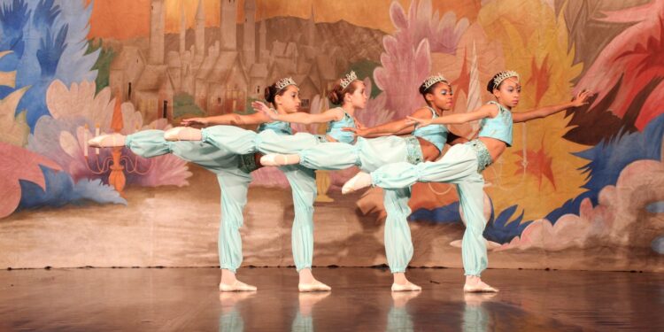 Bailarina de projeto de Volta Redonda conquista vaga no Teatro Musical de Klaipėda, na Lituânia