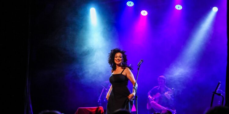 Juliana Maia faz única apresentação no Theatro Municipal do Rio de Janeiro