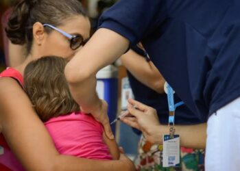 Governo do Rio alerta para baixa vacinação contra a gripe