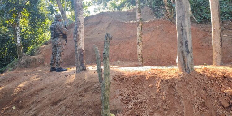 Polícia identifica 200m² de área desmatada e com movimentação do solo em Angra dos Reis