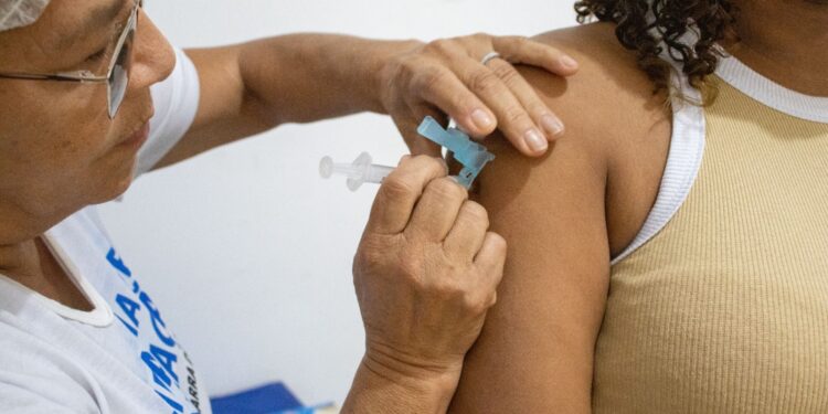 Barra do Piraí promove primeira vacinação contra dengue e registra queda na proliferação do mosquito