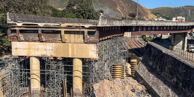 Pátio de Manobras: Drable confere avanço das obras do viaduto no Barbará