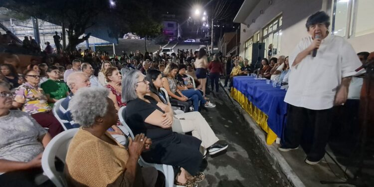 Moradores conhecem o novo CRAS do Eucaliptal