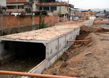 Barra Mansa: Obras do Córrego Laranjeiras avançam com instalação das galerias