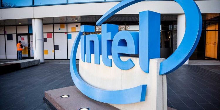Após ação ter maior queda em 24 anos, Intel anuncia 15 mil demissões