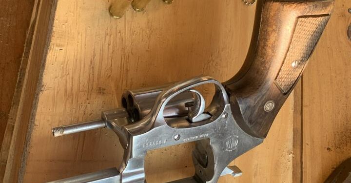 Polícia Militar apreende mais de mil pinos de cocaína, armas e munições em Porto Real