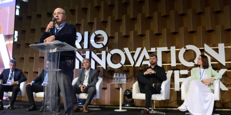 Transformação através da educação e tecnologia é destaque na abertura da Rio Innovation Week
