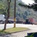 Dutra: Acidente com carreta cegonha causa congestionamento na Serra das Araras