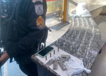 Polícia Militar apreende drogas e munições no Piteiras, em Barra Mansa