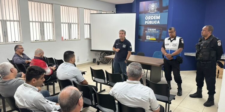 Volta Redonda lança ‘botão de pedido de ajuda’ para atender taxistas