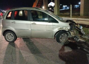 Condutor perde a consciência e causa acidente na Dutra, em Resende