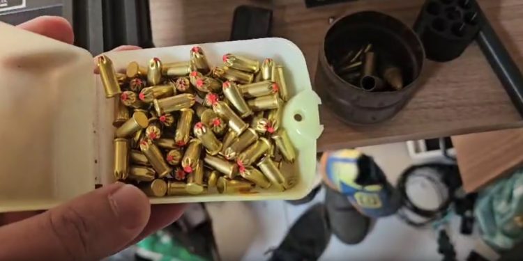 Polícia Federal prende homem que fabricava armas de fogo em casa