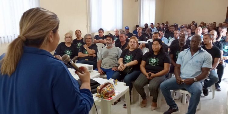 Saae de Volta Redonda promove palestras sobre saúde mental e prevenção de acidentes para os funcionários
