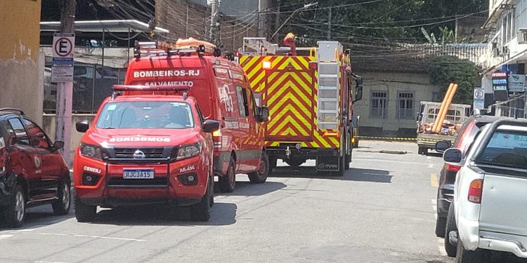 Vazamento de gás interdita via no Centro de Barra Mansa