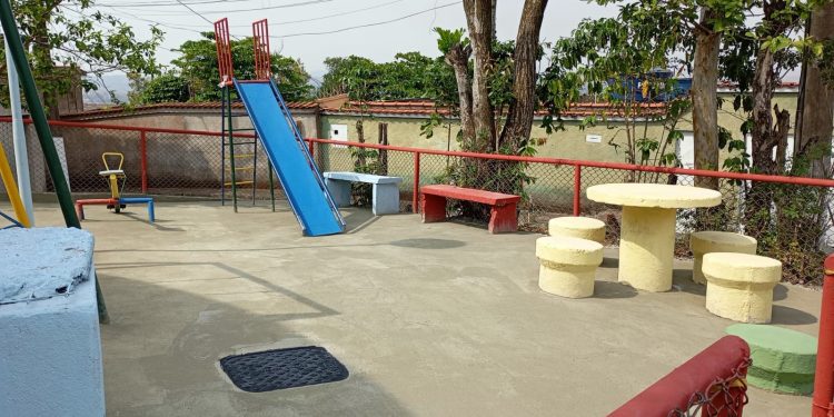 Volta Redonda revitaliza praças e campos de grama sintética em oito bairros