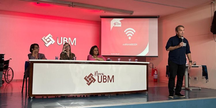 Volta Redonda realiza palestra sobre proteção aos idosos em encontro com universitários de Barra Mansa