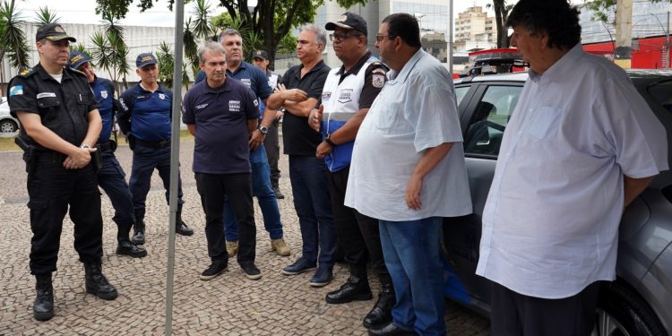 Operação ‘Segurança Presente’ de Volta Redonda chega ao Aterrado também com atuação social