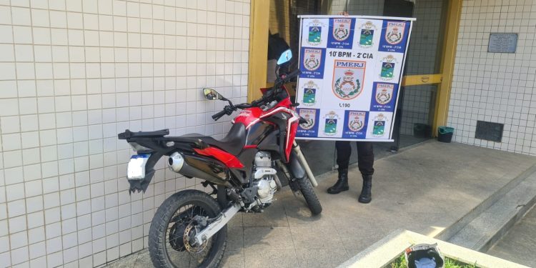 Homem é preso conduzindo moto clonada em Paty do Alferes