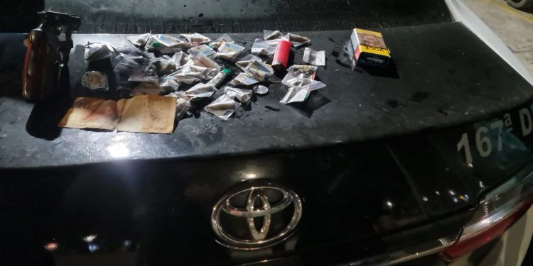 Policiais civis e militares prendem traficantes armados em Paraty