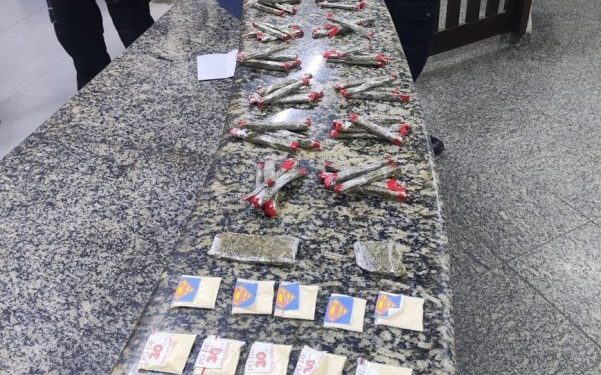 Trio é preso com drogas em Mangaratiba após informação do Disque Denúncia