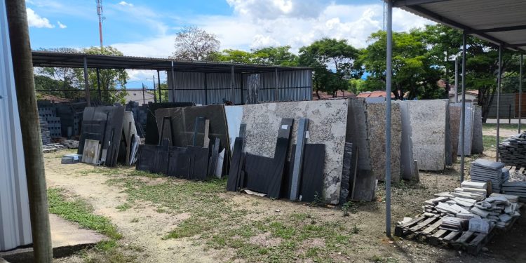 Polícia Ambiental flagra marmoraria operando de forma irregular em Quatis