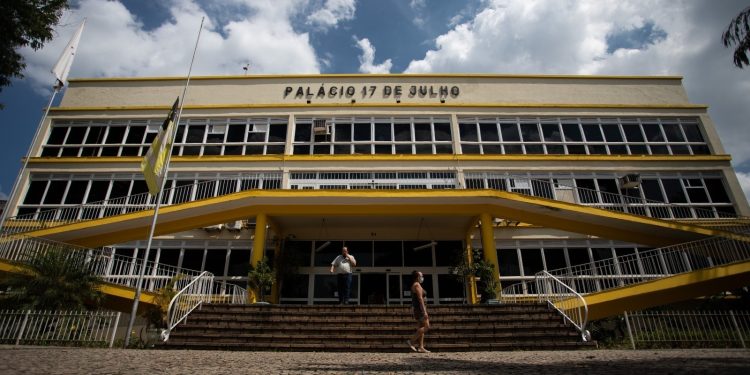 Volta Redonda mantém serviços essenciais durante feriado do Dia do Servidor