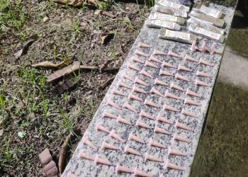 Três menores são apreendidos com drogas e simulacro de arma em Resende