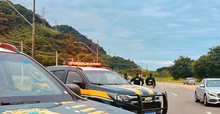 PRF recupera mais de 800 veículos nas rodovias federais do RJ