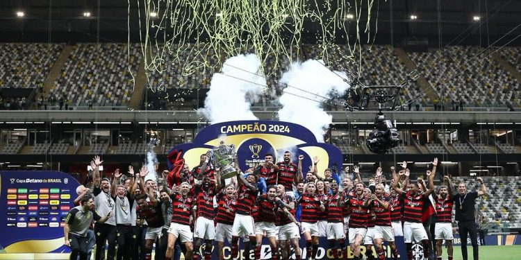 Flamengo vence Atlético-MG e fica com título da Copa do Brasil