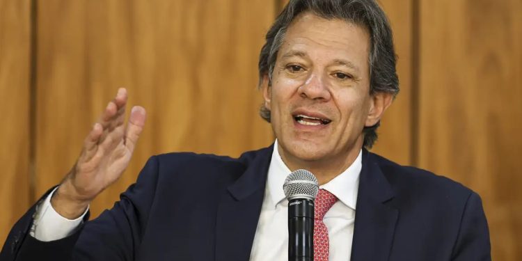 Governo propõe isenção de IR para quem ganha até R$ 5 mil e taxação maior para rendas acima de R$ 50 mil