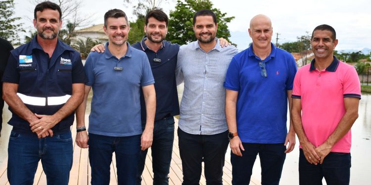 Prefeitos eleitos de Resende e Itatiaia, e Diogo Balieiro, recebem Bernardo Rossi