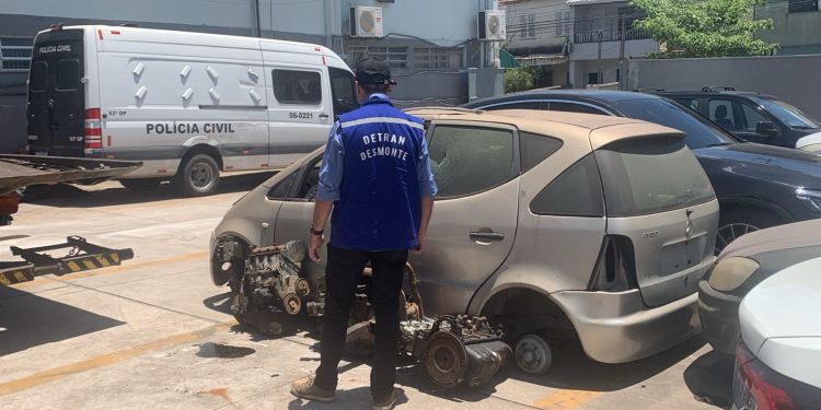Força-tarefa de Volta Redonda flagra motores adulterados em ferro-velho no Belmonte