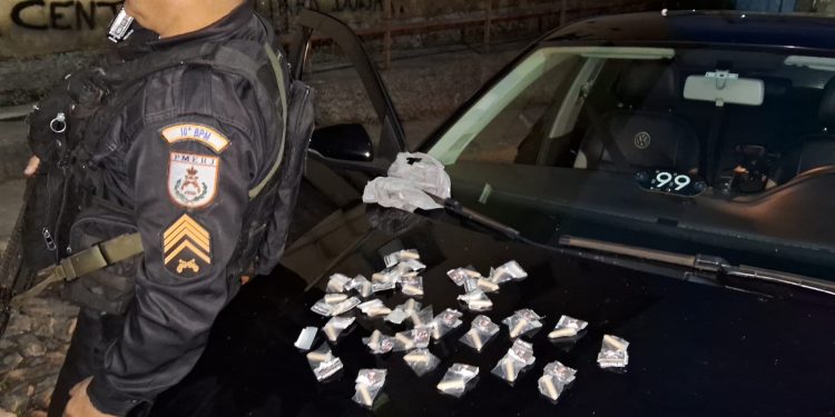 Homem é preso com cocaína escondida na cueca em Valença