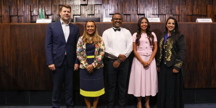 Alerj homenageia Gustavo Tutuca