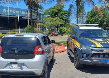 Veículo roubado é recuperado na Dutra, em Barra Mansa